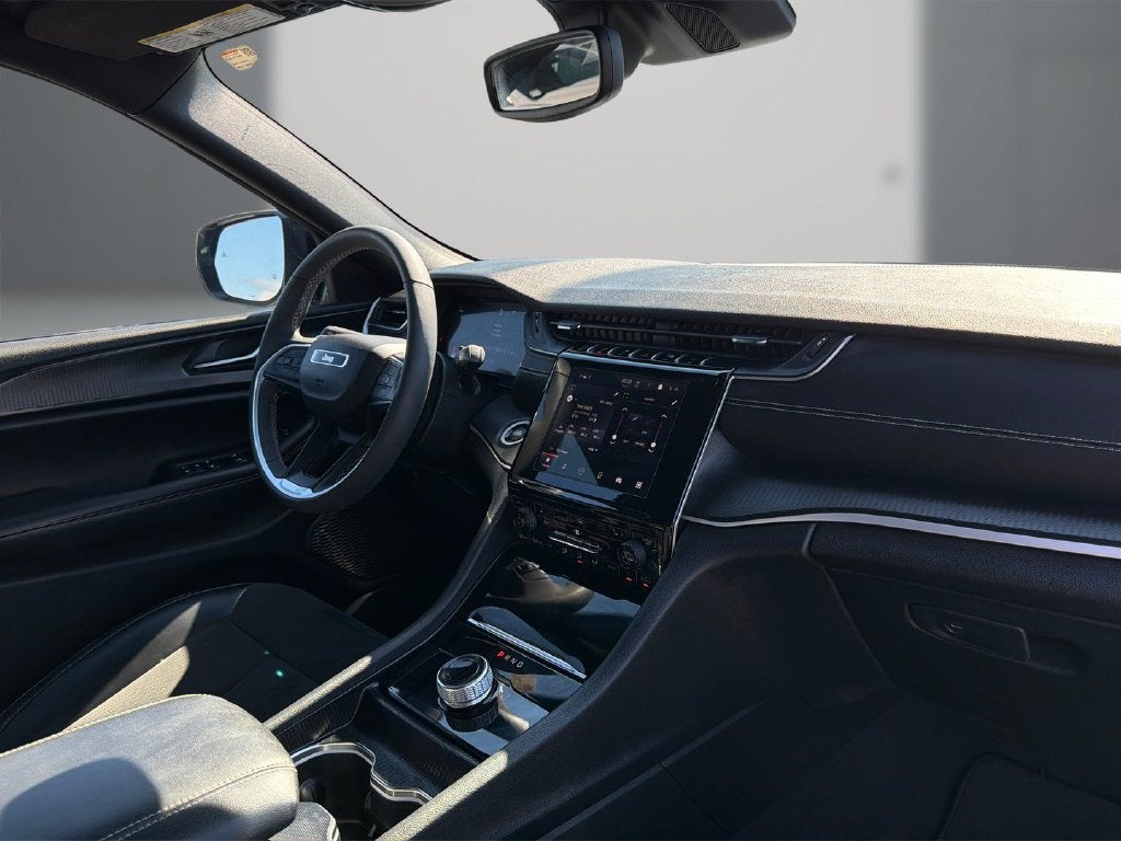 2023 Jeep Grand Cherokee L Altitude 4x2