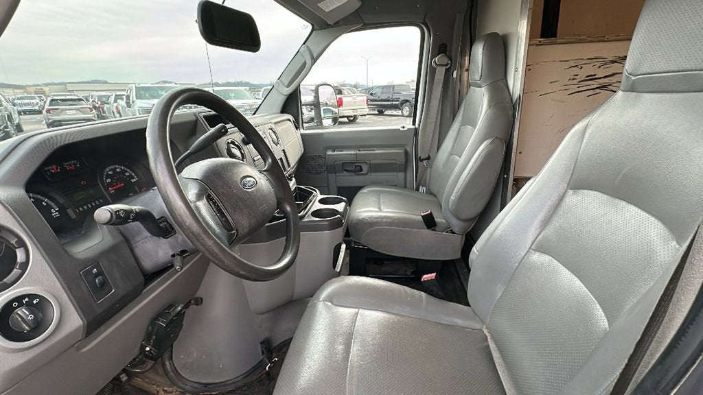 2018 Ford E-Series Cutaway E-350 SRW 138" WB