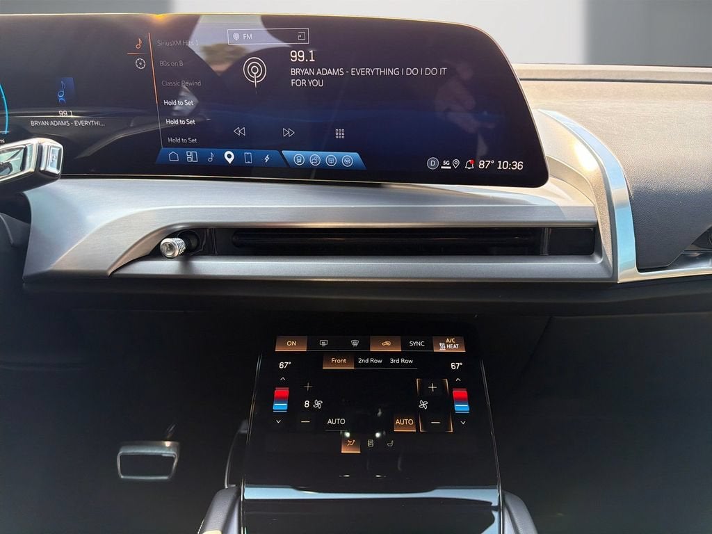 2026 Cadillac VISTIQ Sport