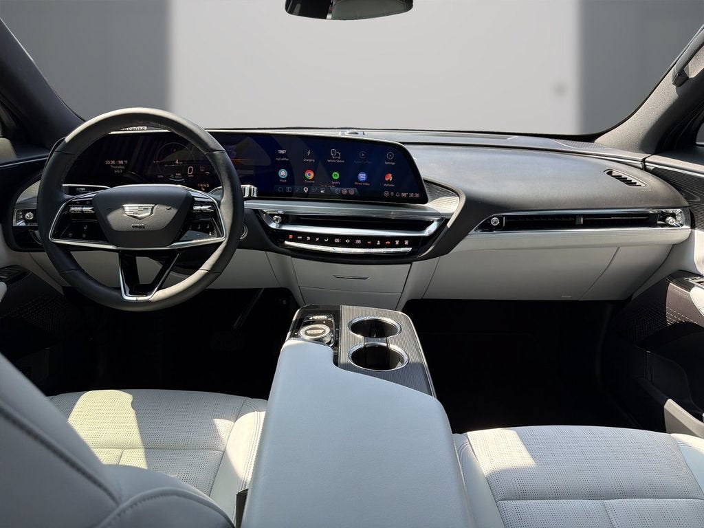 2024 Cadillac LYRIQ Luxury 1