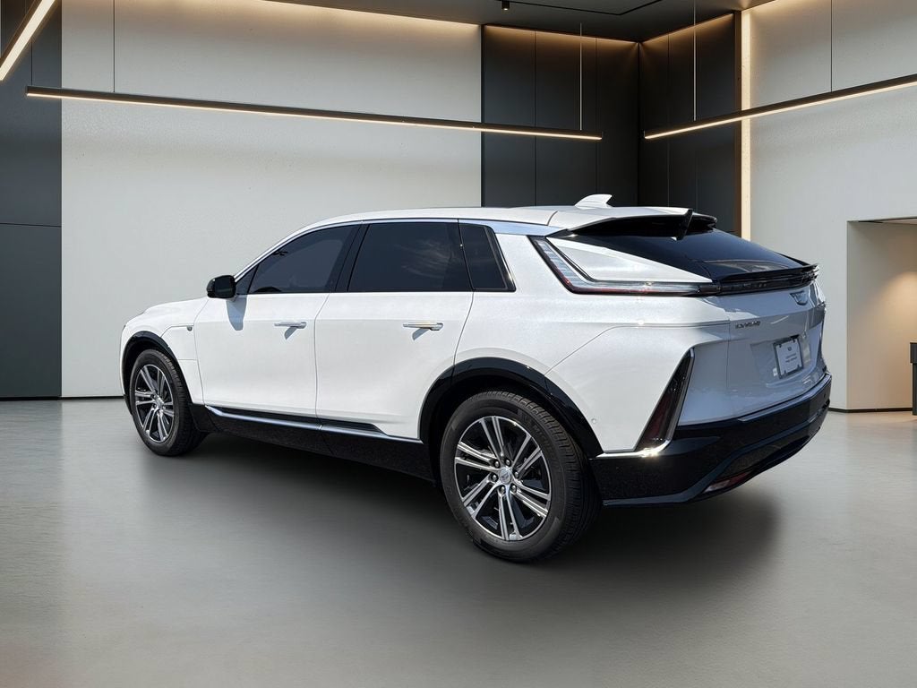 2024 Cadillac LYRIQ Luxury 1