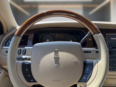 2007 Lincoln Town Car Designer Series