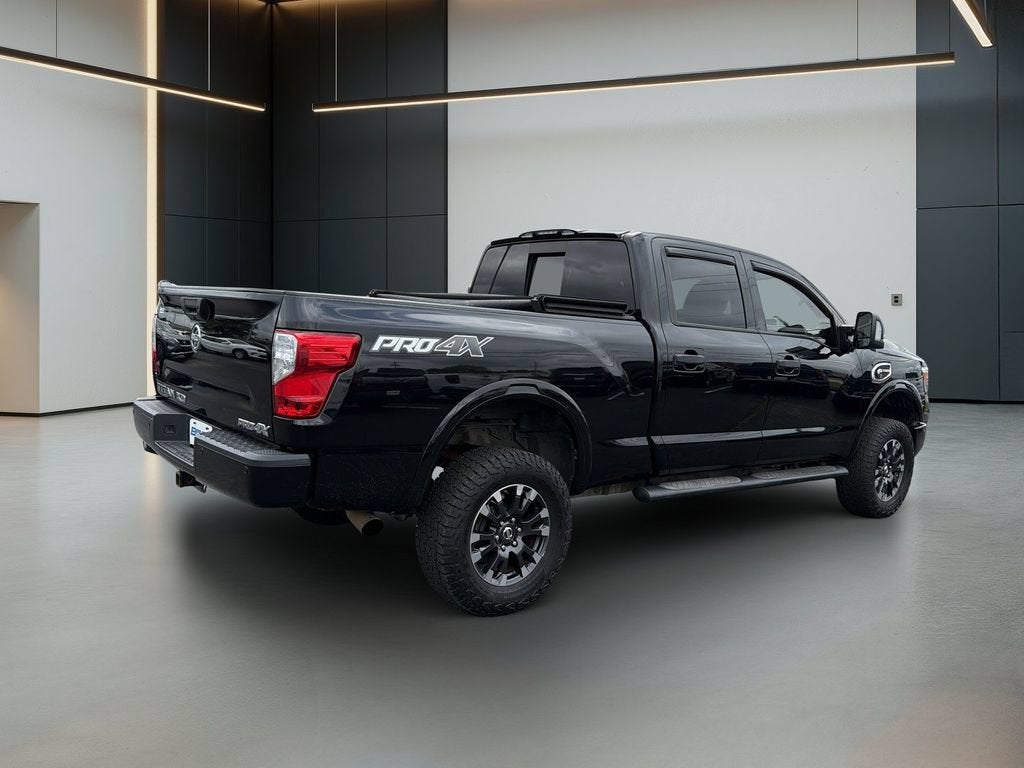 2017 Nissan TITAN XD PRO-4X Diesel