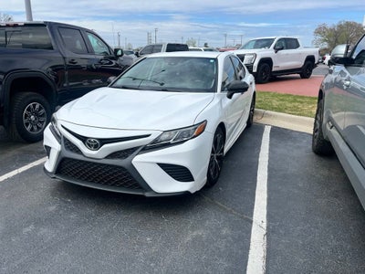 2020 Toyota Camry SE