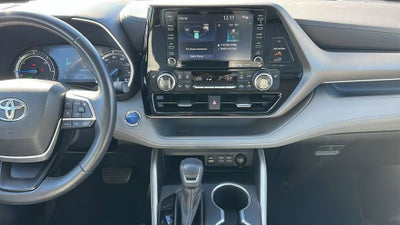 2022 Toyota Highlander Hybrid XLE