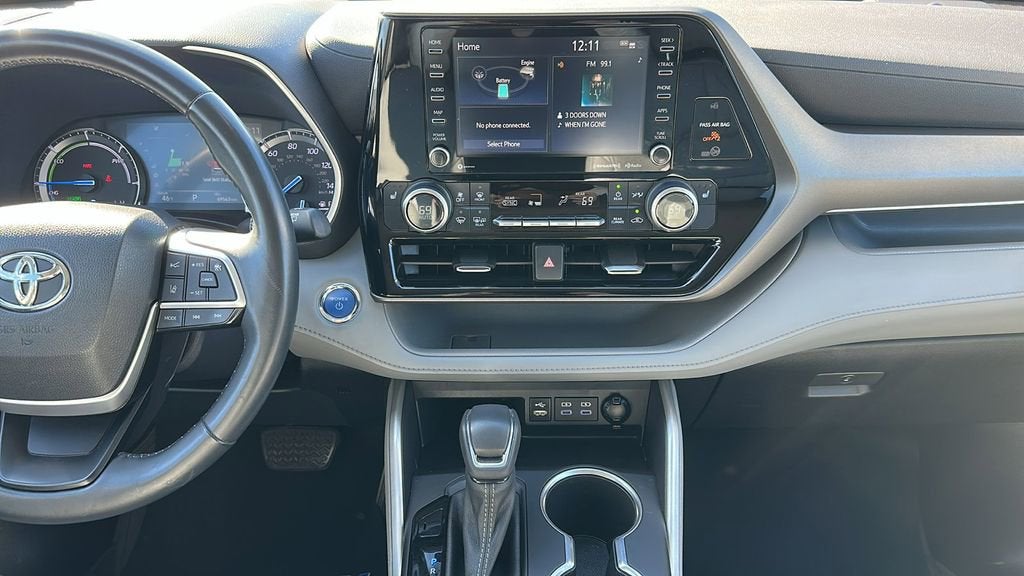 2022 Toyota Highlander Hybrid XLE