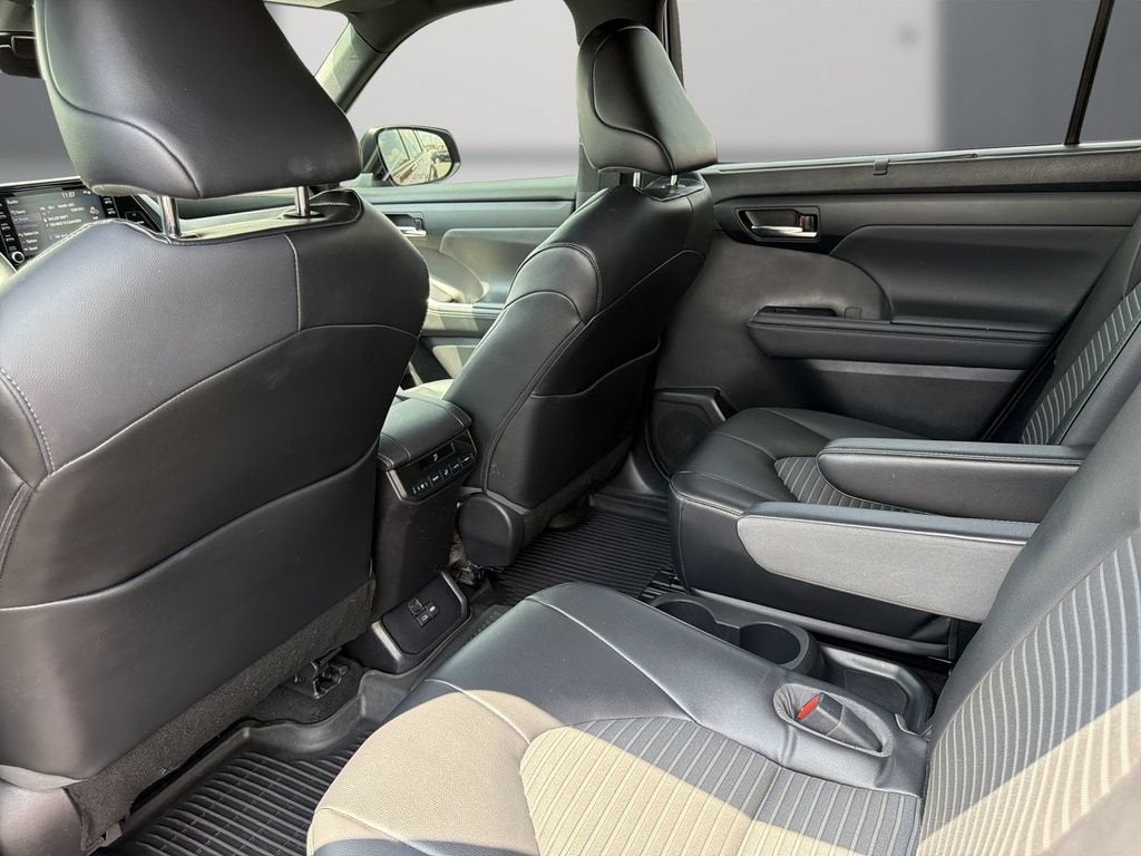 2022 Toyota Highlander XSE