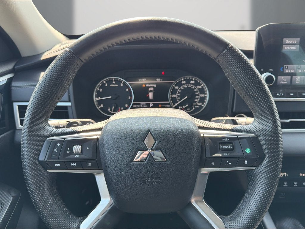 2023 Mitsubishi Outlander SE