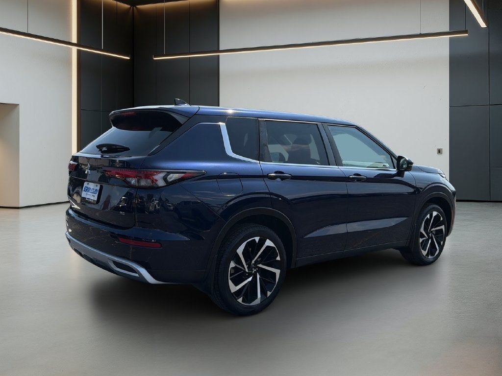 2023 Mitsubishi Outlander SE