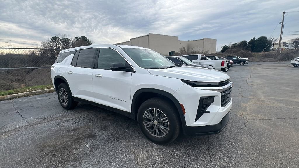 2024 Chevrolet Traverse LS