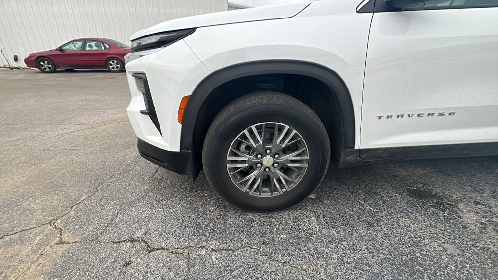 2024 Chevrolet Traverse LS
