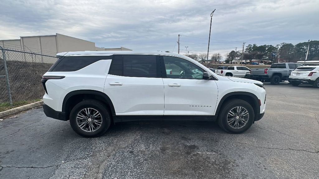 2024 Chevrolet Traverse LS