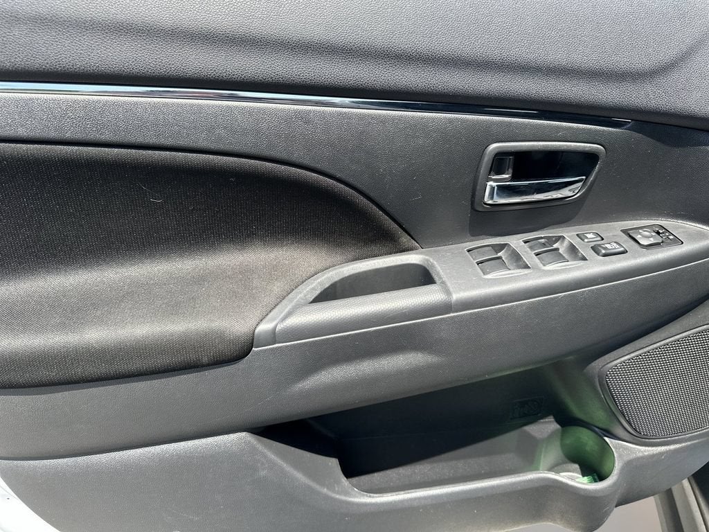 2025 Mitsubishi Outlander Sport S