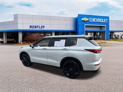 2022 Mitsubishi Outlander SE