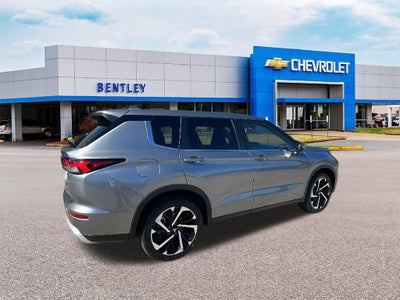 2023 Mitsubishi Outlander SE