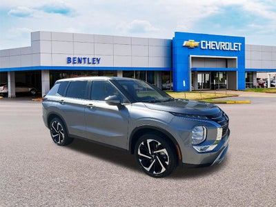 2023 Mitsubishi Outlander SE