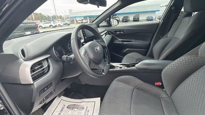 2022 Toyota C-HR XLE