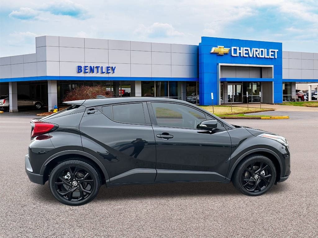 2022 Toyota C-HR XLE