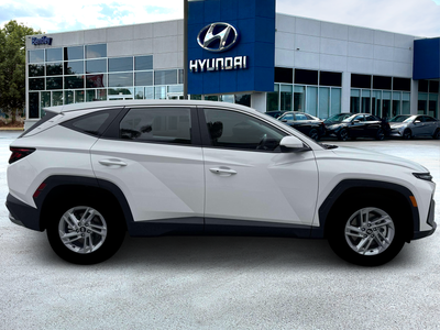 2026 Hyundai TUCSON SE FWD