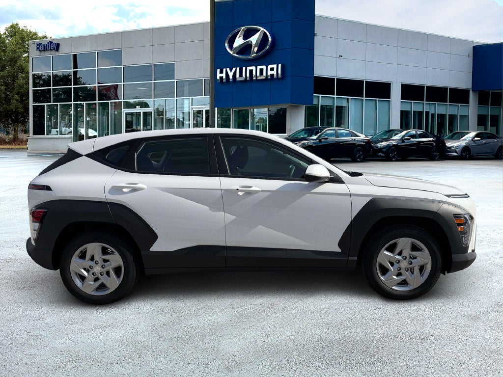 2027 Hyundai KONA SE