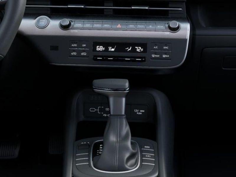 2025 Hyundai KONA SEL FWD