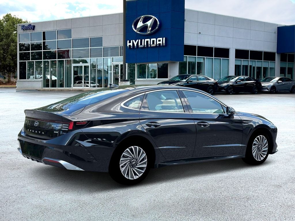 2026 Hyundai SONATA HYBRID SEL