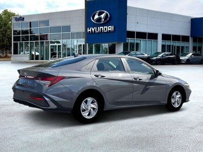 2026 Hyundai ELANTRA SE
