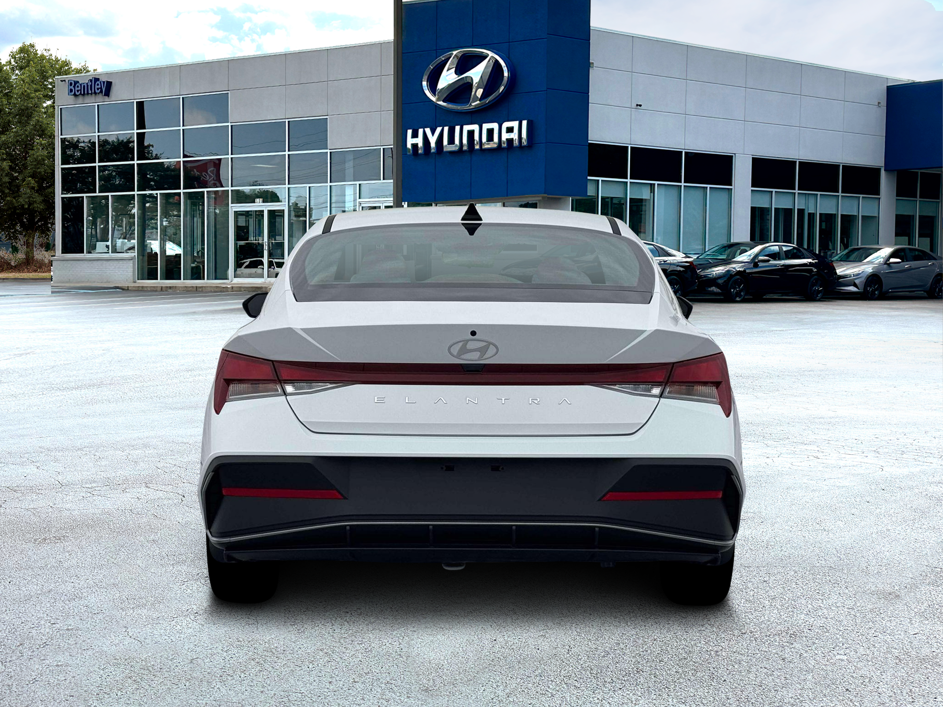 2026 Hyundai ELANTRA SE