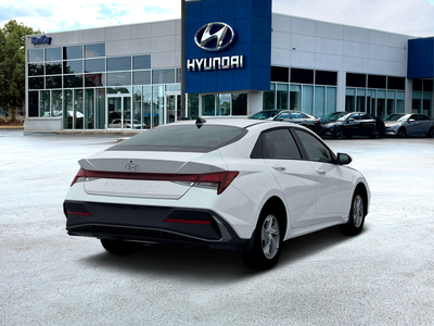 2026 Hyundai ELANTRA SE