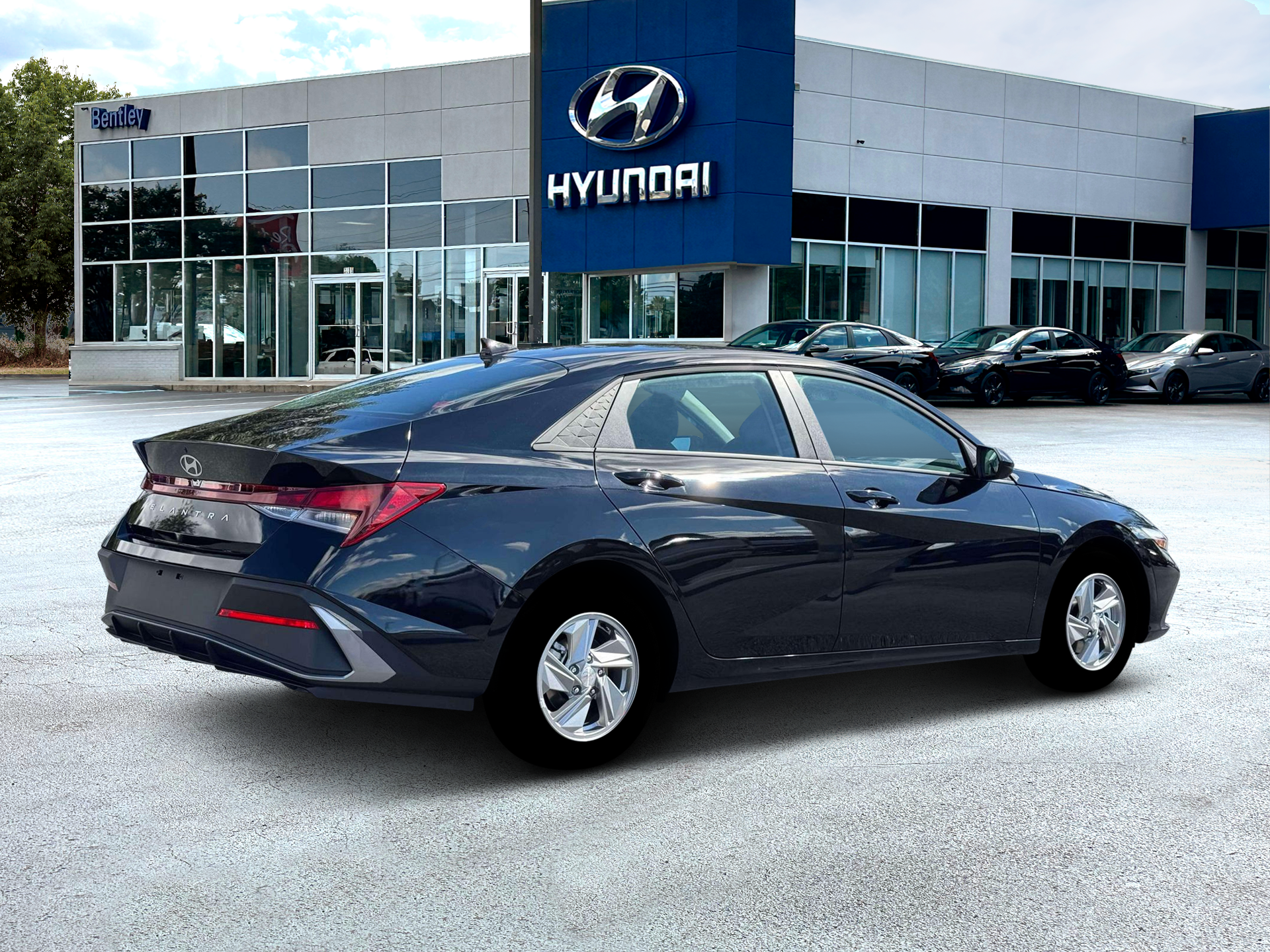 2026 Hyundai ELANTRA SE