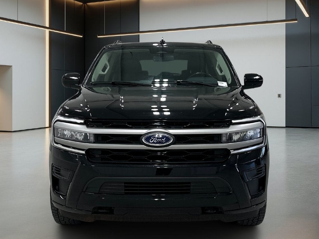 2024 Ford Expedition Max XLT Black Accent