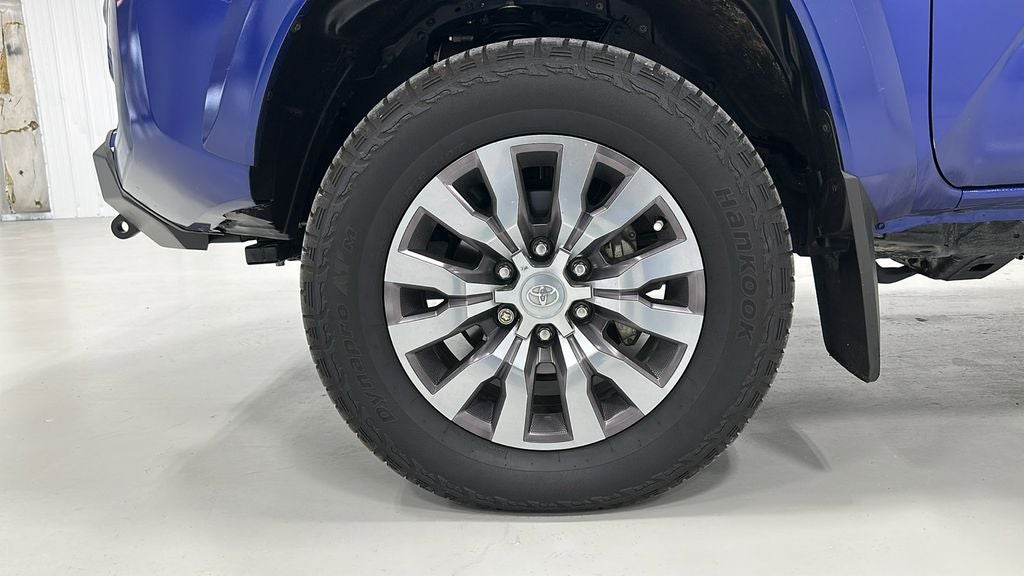 2023 Toyota Tacoma Limited V6