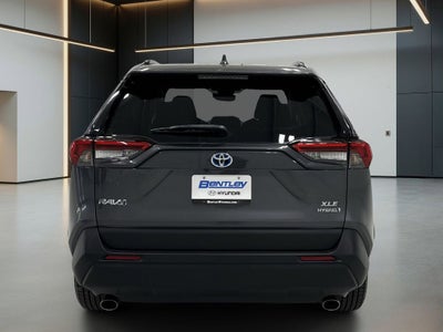 2021 Toyota RAV4 Hybrid XLE