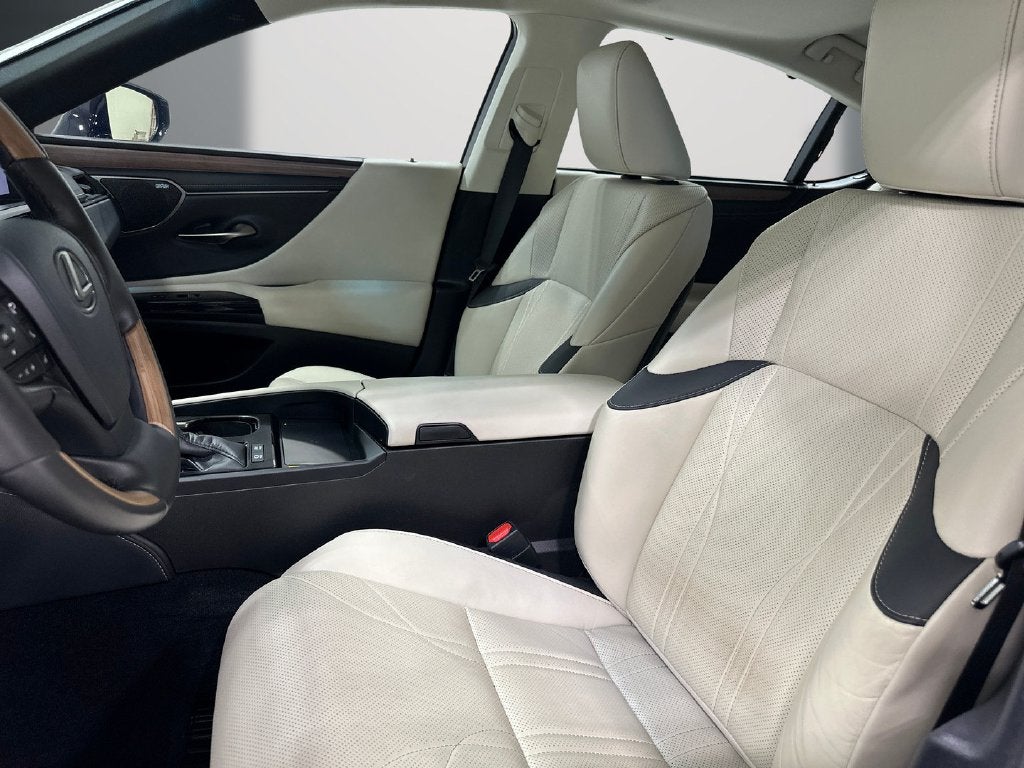 2024 Lexus ES 300h Ultra Luxury