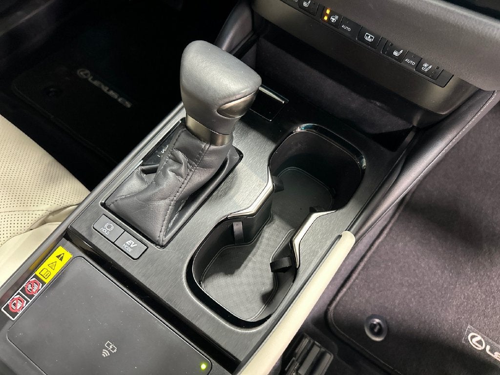 2024 Lexus ES 300h Ultra Luxury