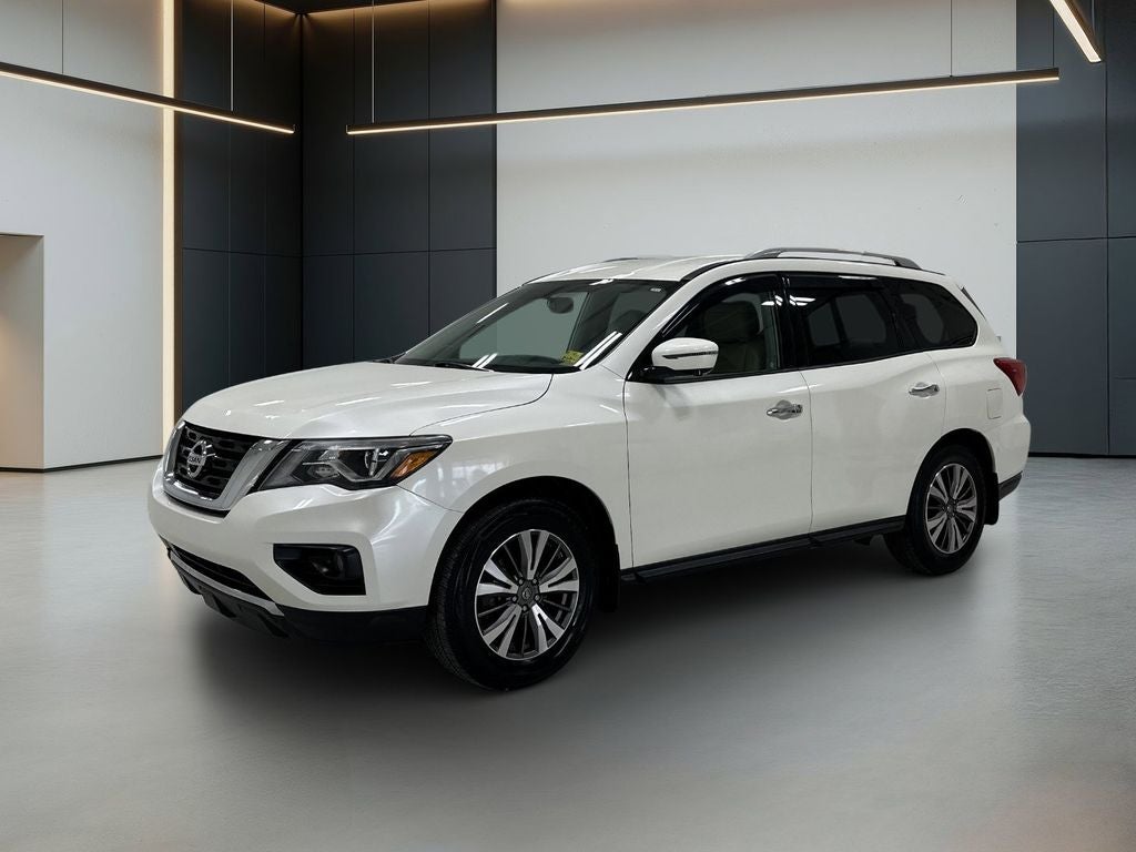 2017 Nissan Pathfinder SL 2WD's photo