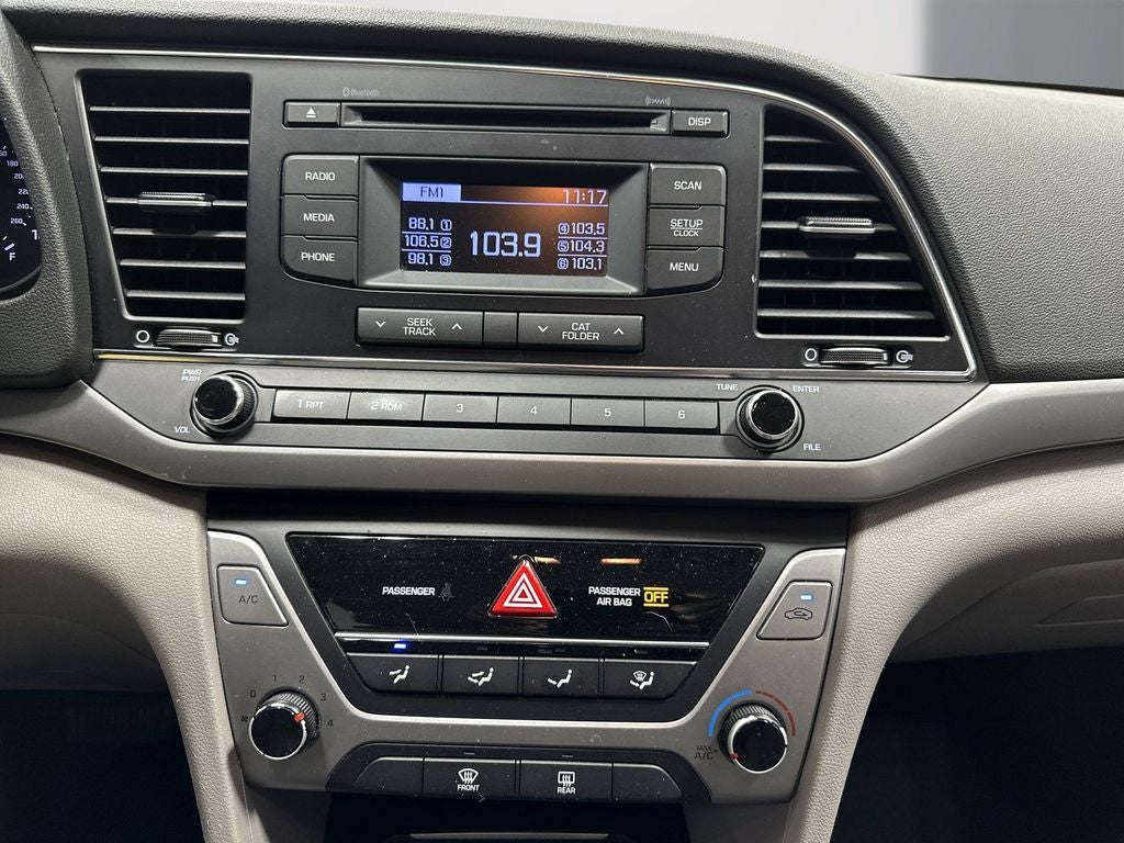 2017 Hyundai ELANTRA SE