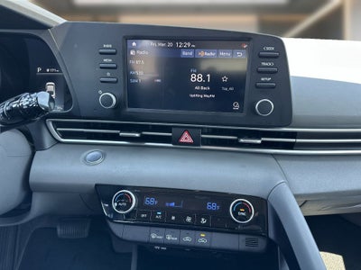 2023 Hyundai ELANTRA SEL