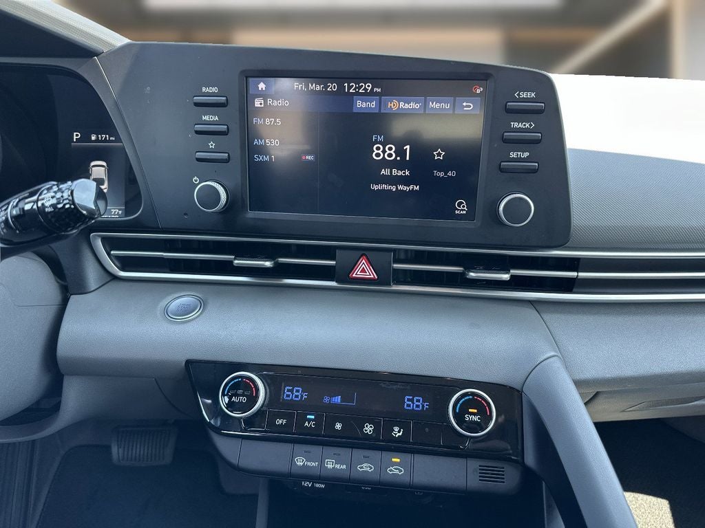 2023 Hyundai ELANTRA SEL