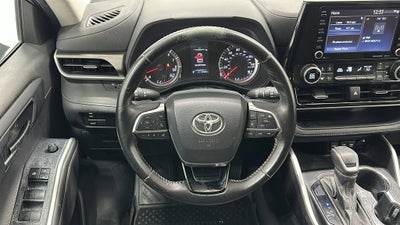 2021 Toyota Highlander LE