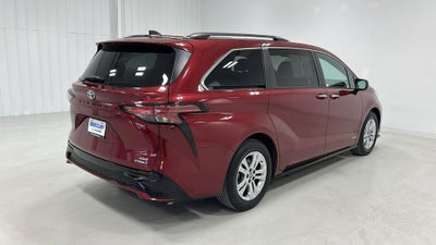 2021 Toyota Sienna XSE 7 Passenger
