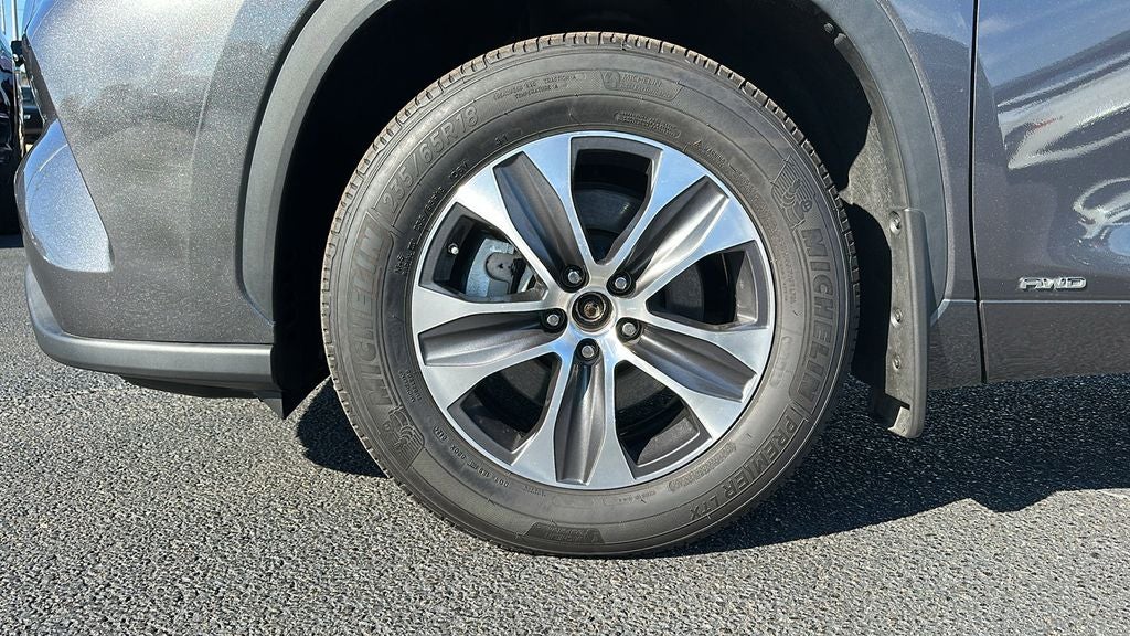 2022 Toyota Highlander Hybrid XLE