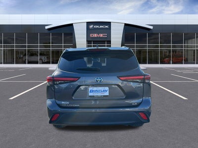 2022 Toyota Highlander Hybrid XLE