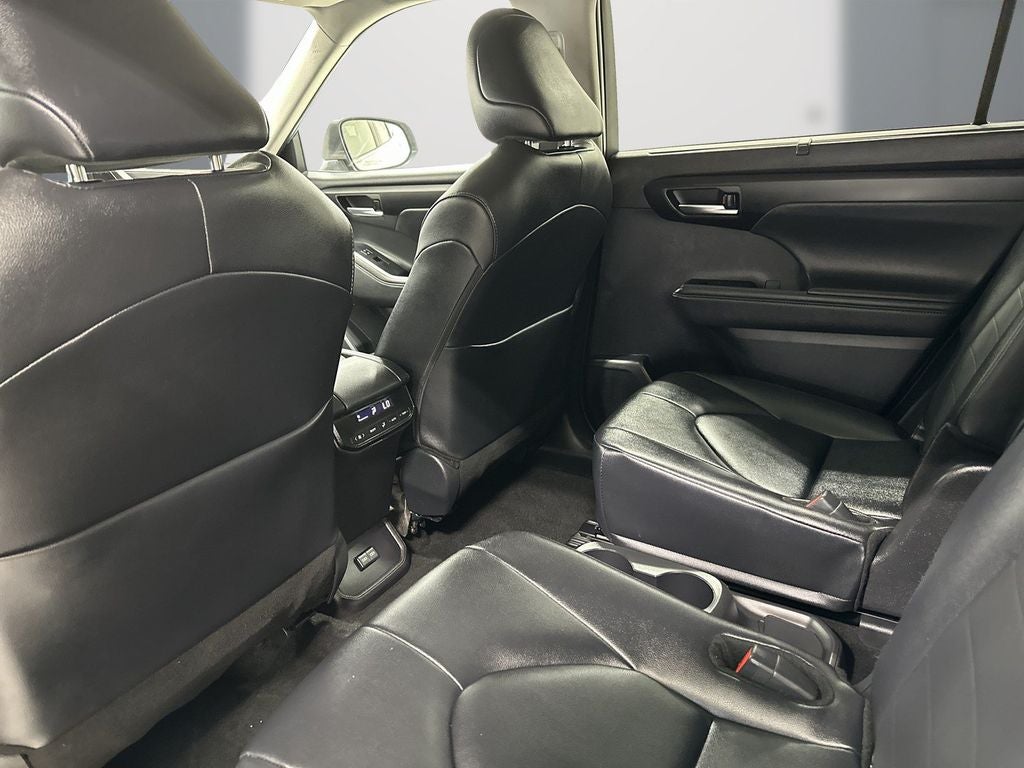 2025 Toyota Highlander XLE