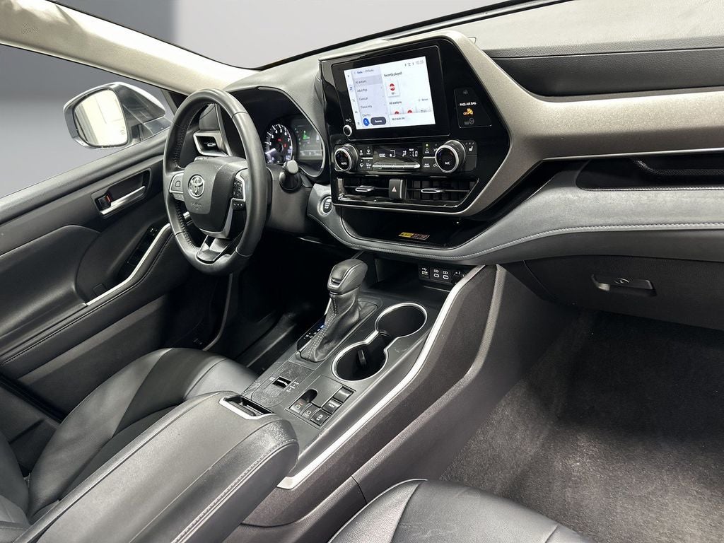 2025 Toyota Highlander XLE