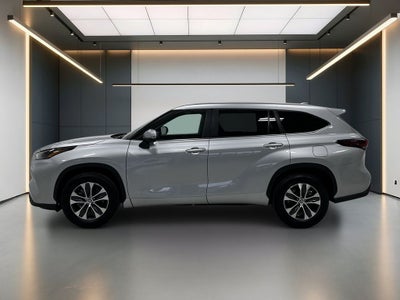 2025 Toyota Highlander XLE