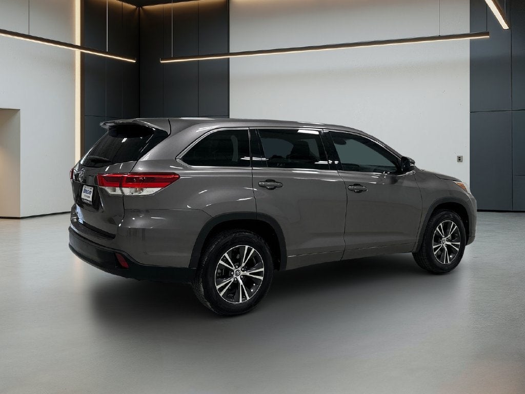 2017 Toyota Highlander LE