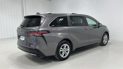 2023 Toyota Sienna Limited 7 Passenger