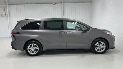 2023 Toyota Sienna Limited 7 Passenger