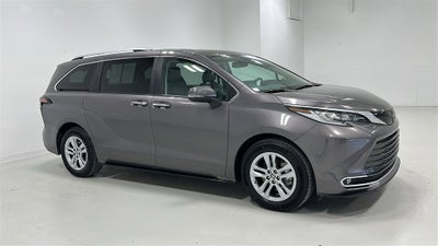2023 Toyota Sienna Limited 7 Passenger